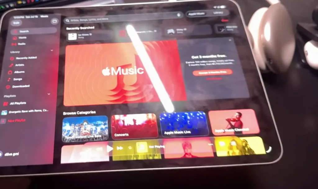 An iPad's tandem Oled Display Brightness test by reflection