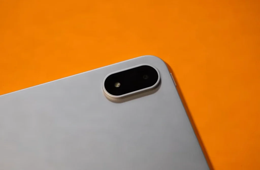 OnePlus Pad 3 Review (After Long Term Test) Close-up of the OnePlus Pad 3 rear camera